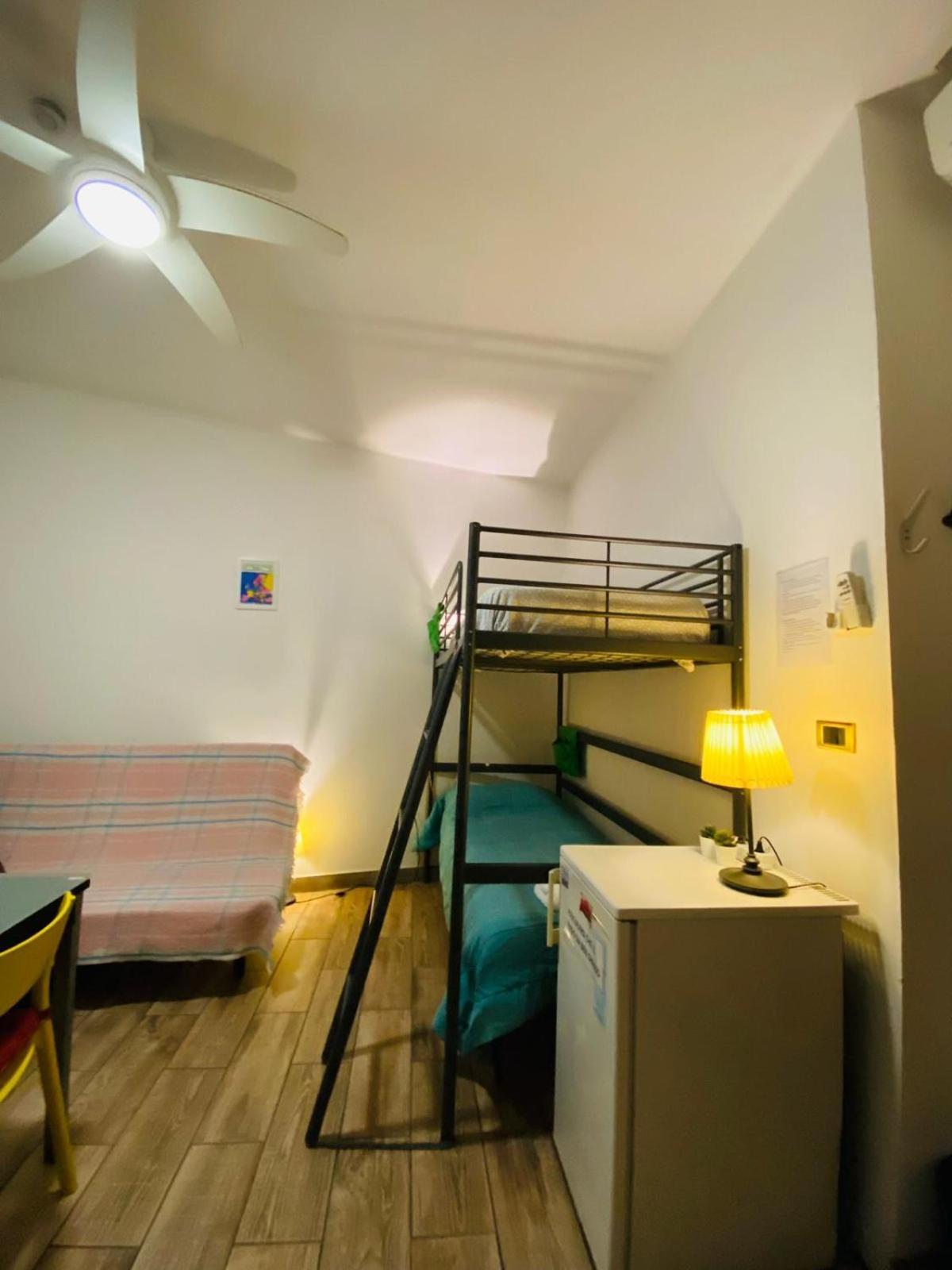 Europe Station Rooms Парма Екстериор снимка