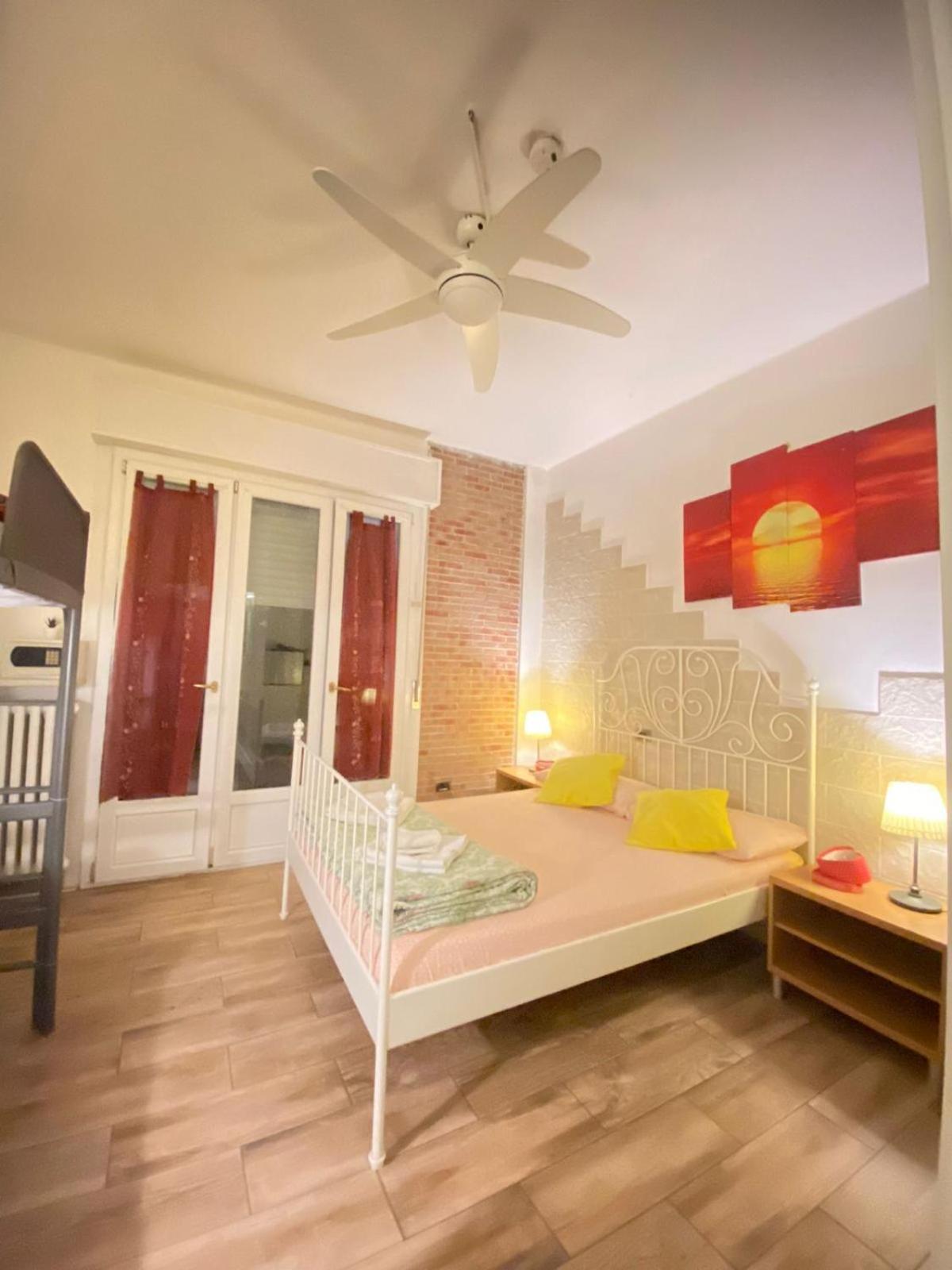 Europe Station Rooms Парма Екстериор снимка